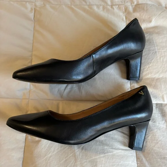 Vionic MIA Black Leather Pumps Pointed Toe Heels 8.5 - Picture 2 of 6